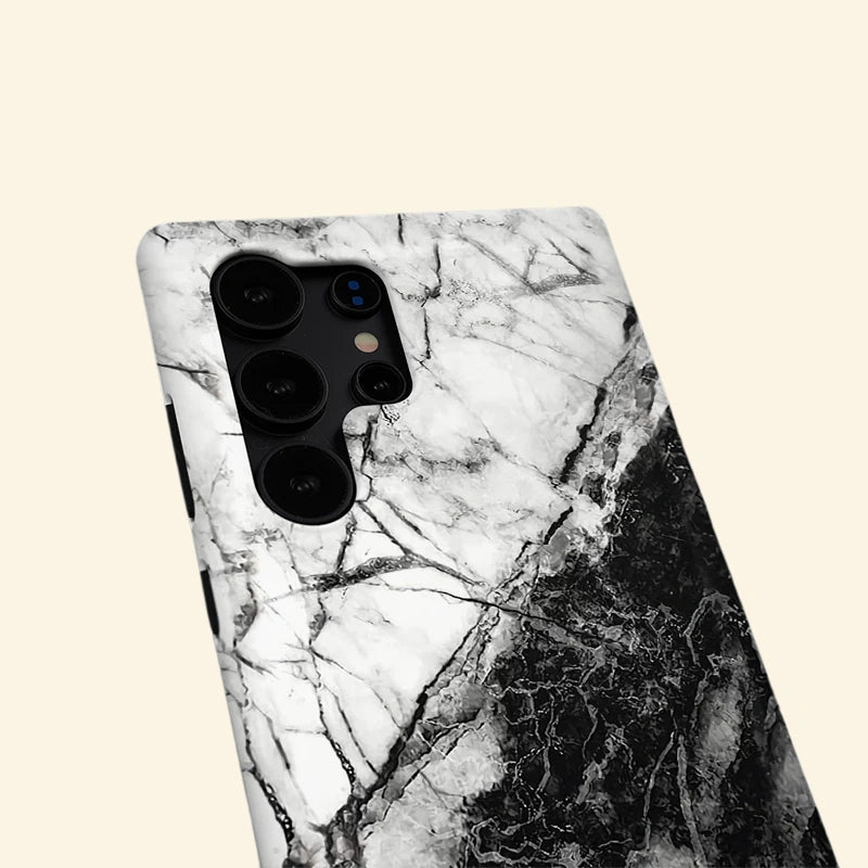 Monochrome Cracked Quartz Case — close-up detail of split quartz fault line